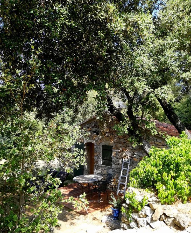 Les Cabanons Sainte Victoire Hotel Exterior photo
