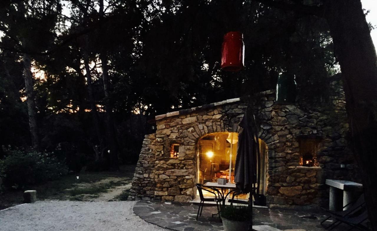 Les Cabanons Sainte Victoire Hotel Exterior photo